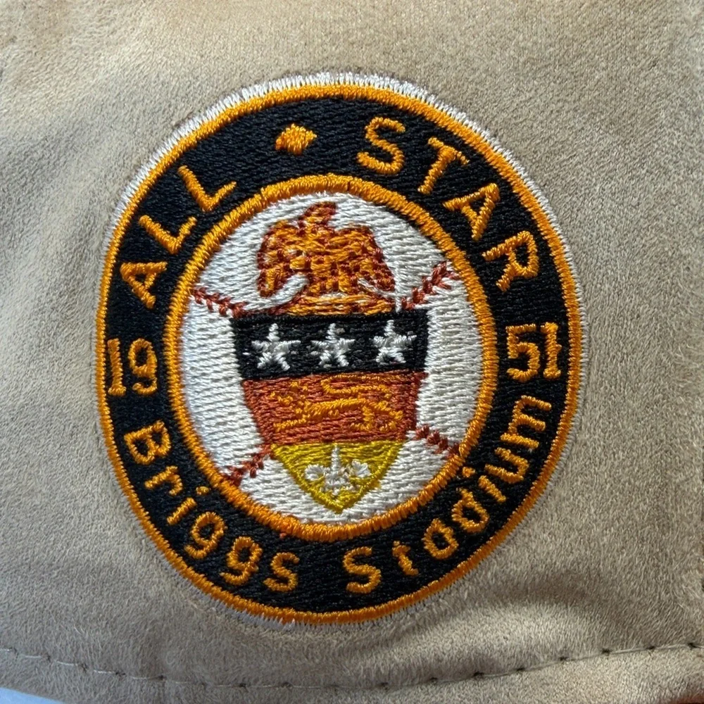 Detroit Tigers fitted hat. Ballcap. Suede 6 7/8. Hat Club.